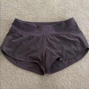 Lululemon mauve shorts size:2